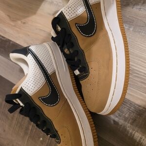 Nike Black and Tan Sneakers Air Force 1